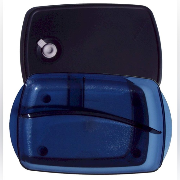 New Tupperware Vent 'N Serve® Large Rectangular Divided Dish Container. - Picture 3 of 6